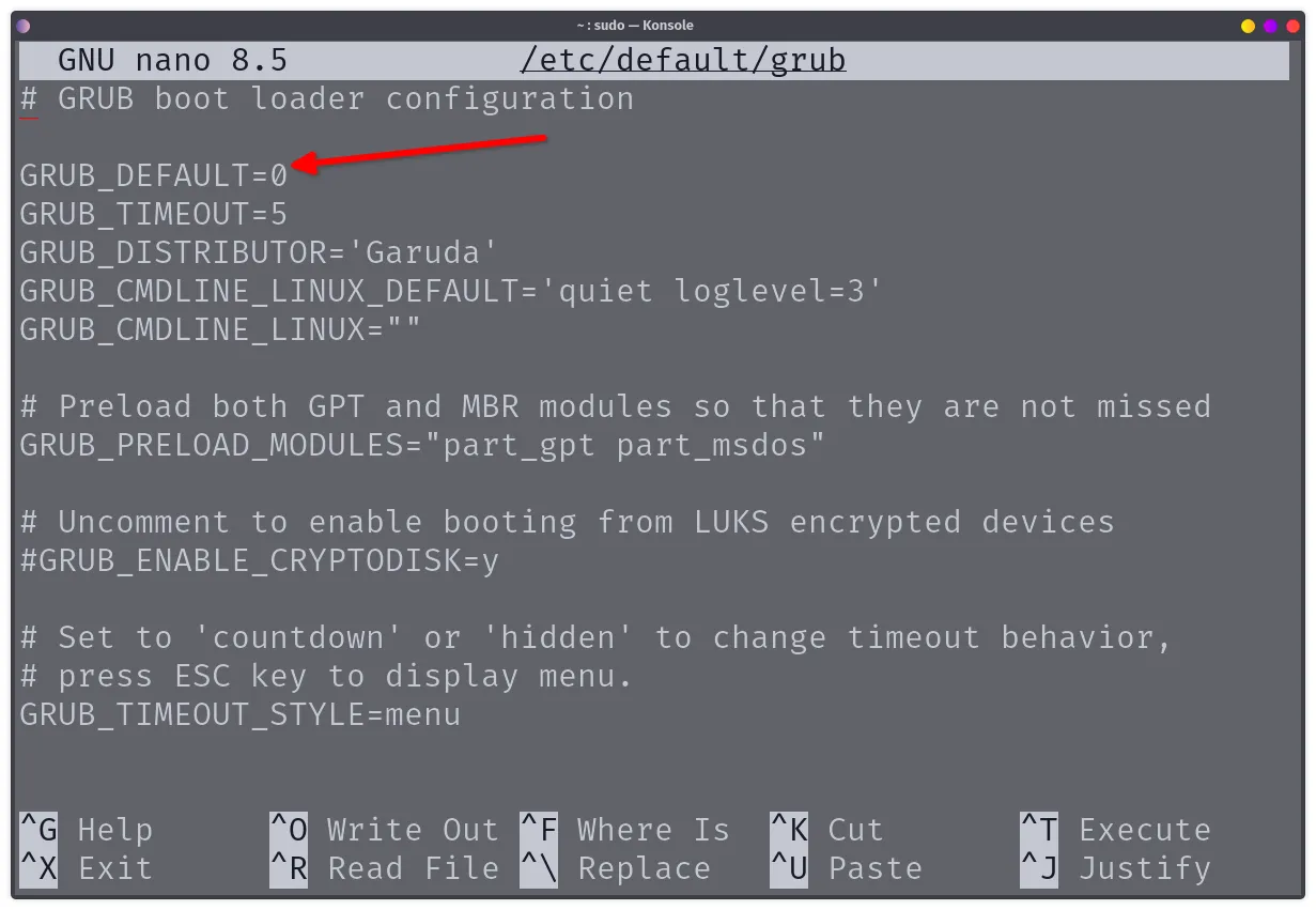 Biến GRUB_DEFAULT trong tập tin cấu hình GRUB xác định hệ điều hành mặc định khi khởi động.