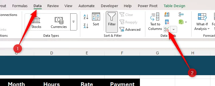 Biểu tượng Data Validation được chọn trong tab Data trên thanh Ribbon của Excel, mở ra công cụ xác thực dữ liệu.