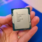 Bộ xử lý Intel Core i5 Thế hệ 14 nhìn từ mặt trước, biểu tượng cho sức mạnh CPU tầm trung cho gaming.
