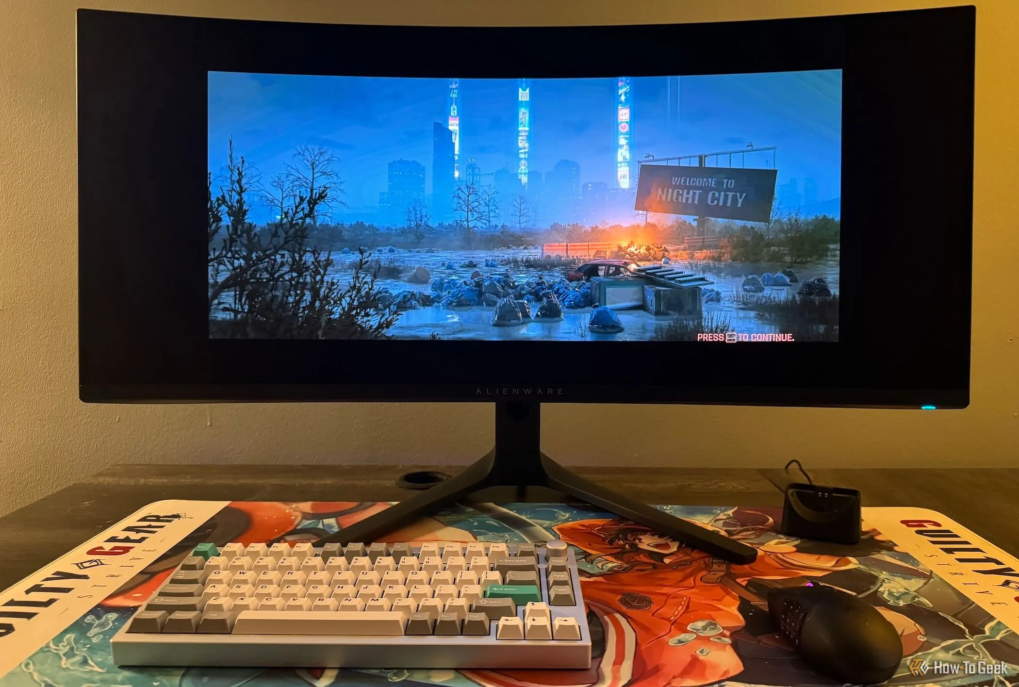 Cảnh cắt trong game Cyberpunk 2077 hiển thị trên màn hình siêu rộng (ultrawide) với dải đen hai bên, cho thấy trải nghiệm chơi game nhập vai hơn với góc nhìn rộng.