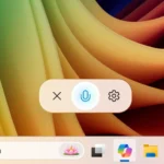 Chỉ báo micro của Copilot trên Windows 11 cho tính năng kích hoạt bằng giọng nói "Hey, Copilot"