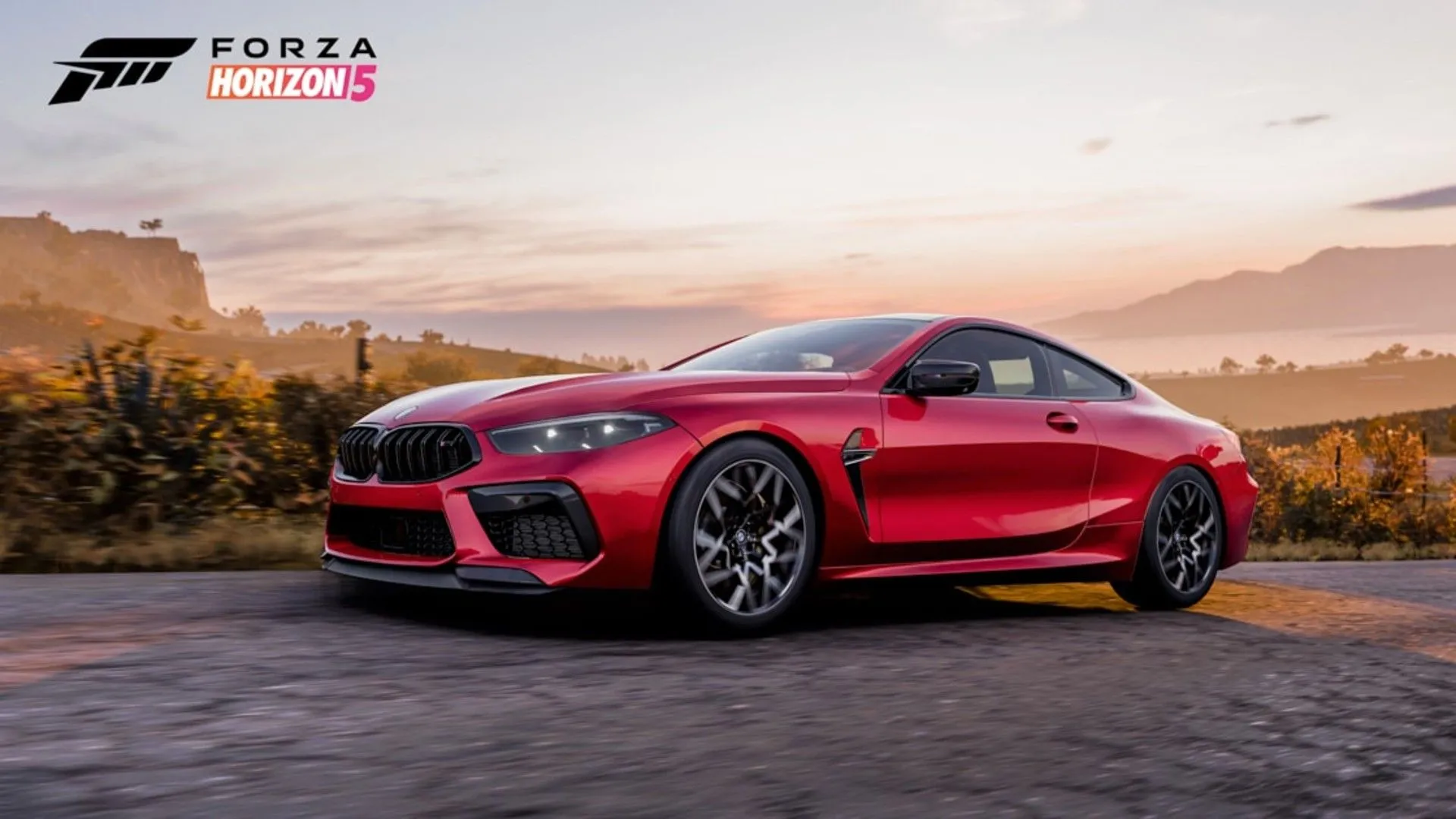 Chiếc xe thể thao màu đỏ tốc độ cao trên con đường hoàng hôn tuyệt đẹp trong game đua xe Forza Horizon 5.