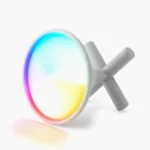 Đèn thông minh Nanoleaf Umbra Cono màu xám trên bàn làm việc