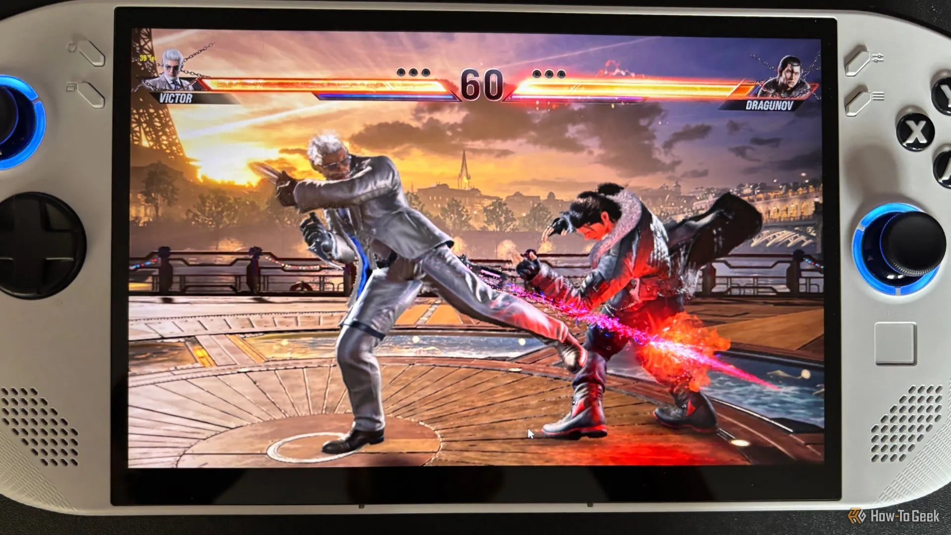 Game Tekken 8 đang chạy trên Lenovo Legion Go S, thể hiện khả năng chơi các tựa game đối kháng.