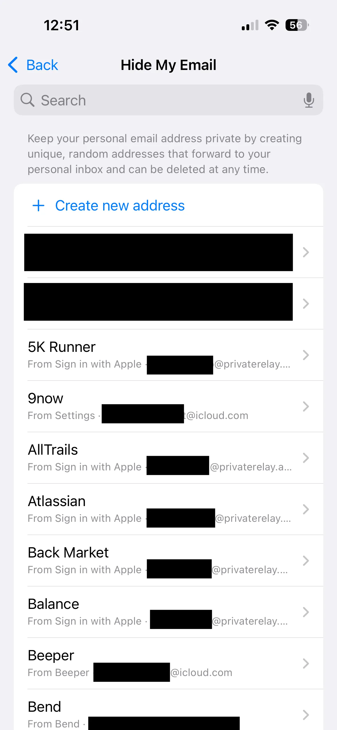 Giao diện danh sách các địa chỉ Hide My Email đã tạo trong cài đặt iCloud trên iPhone
