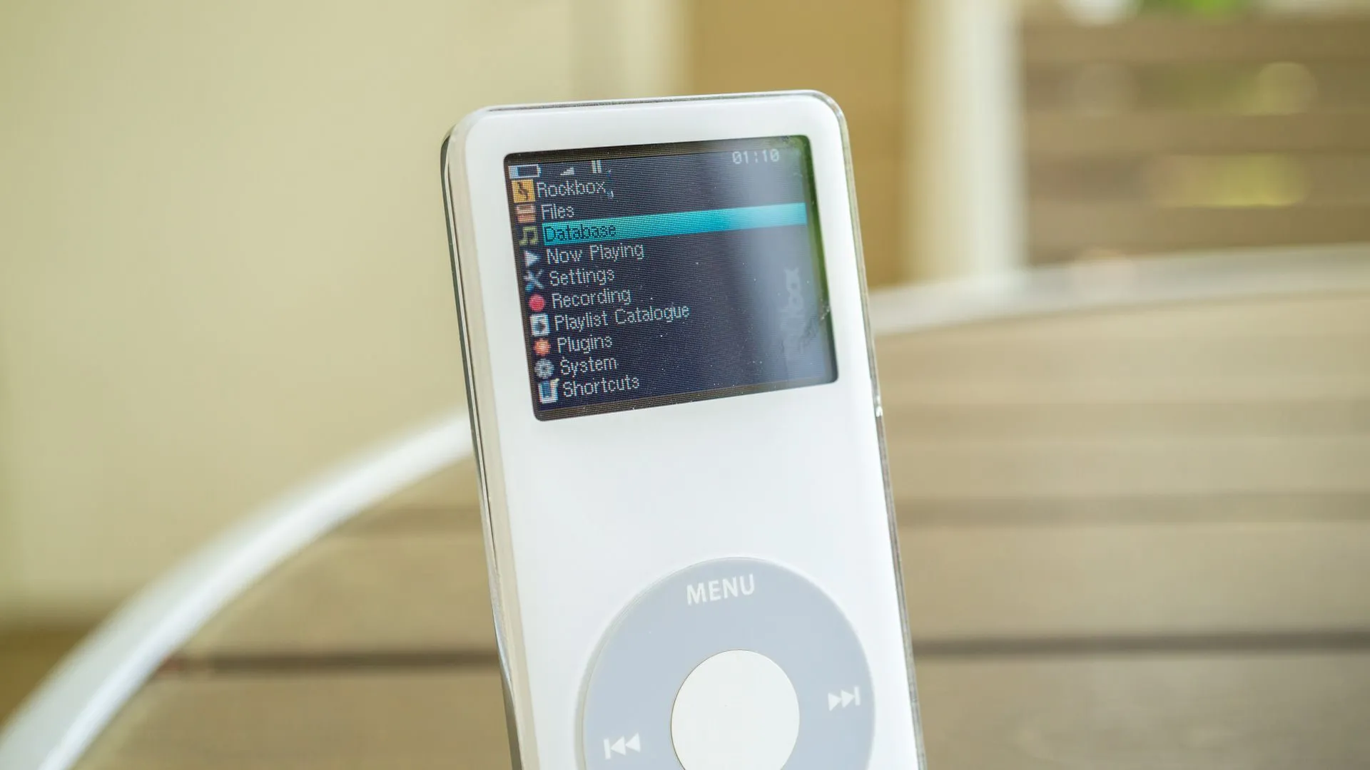 Giao diện Rockbox 4.0 trên một chiếc iPod Nano