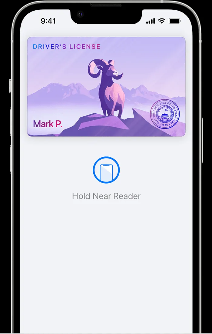 Giao diện sử dụng giấy phép lái xe kỹ thuật số trên Apple Wallet để xác thực danh tính