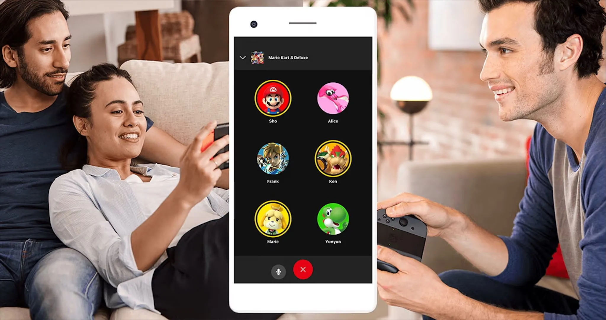 Giao diện ứng dụng Nintendo Switch Online trên điện thoại di động, cùng hình ảnh ba người bạn đang chơi game Switch, minh họa tính năng trò chuyện thoại