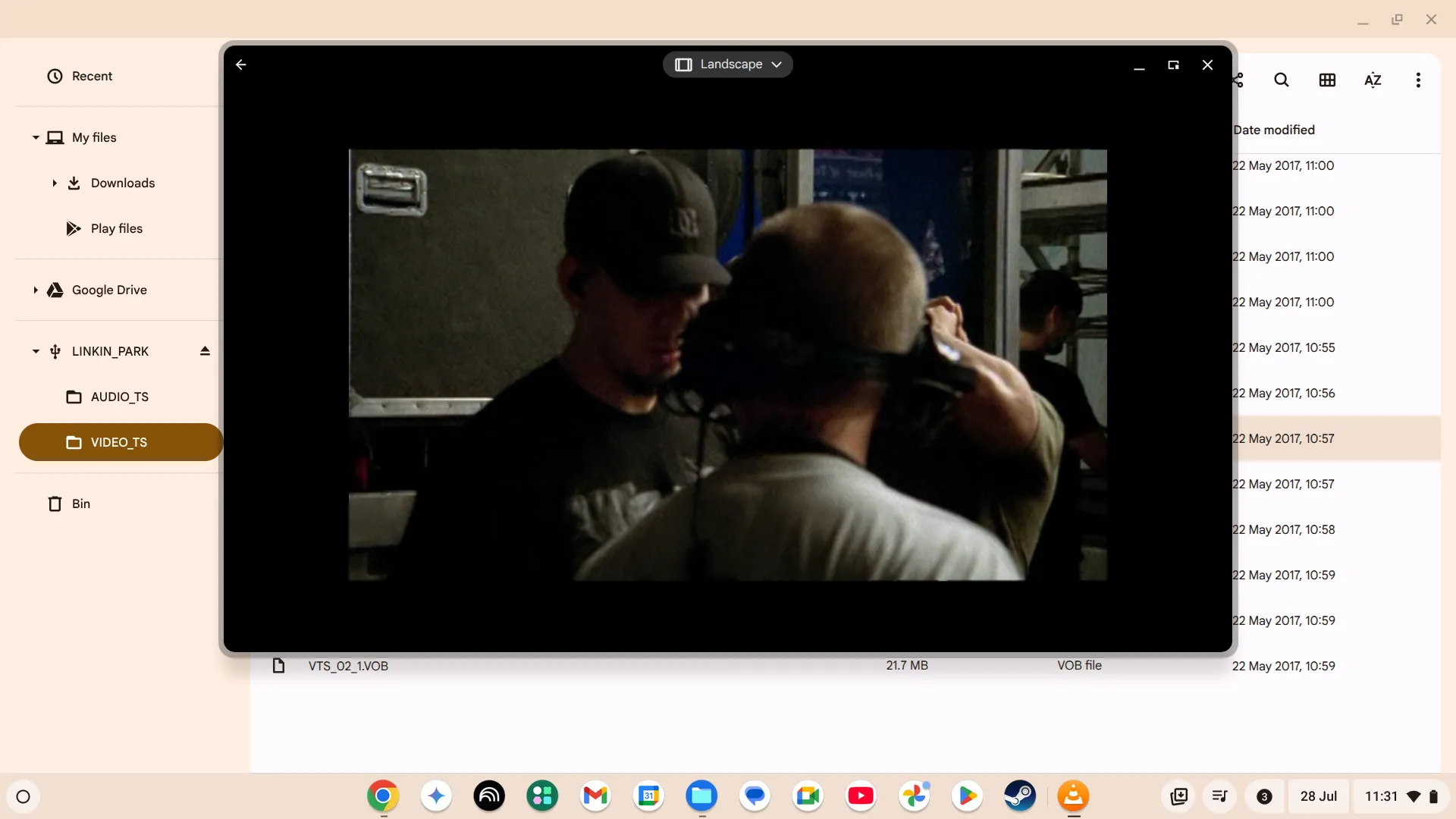 Giao diện VLC trên ChromeOS hiển thị cách tải và phát các tệp VOB từ đĩa DVD