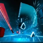 Hai thanh kiếm ánh sáng màu đỏ và xanh đang chém xuyên qua các khối vuông bay theo nhịp điệu trong game Beat Saber VR.