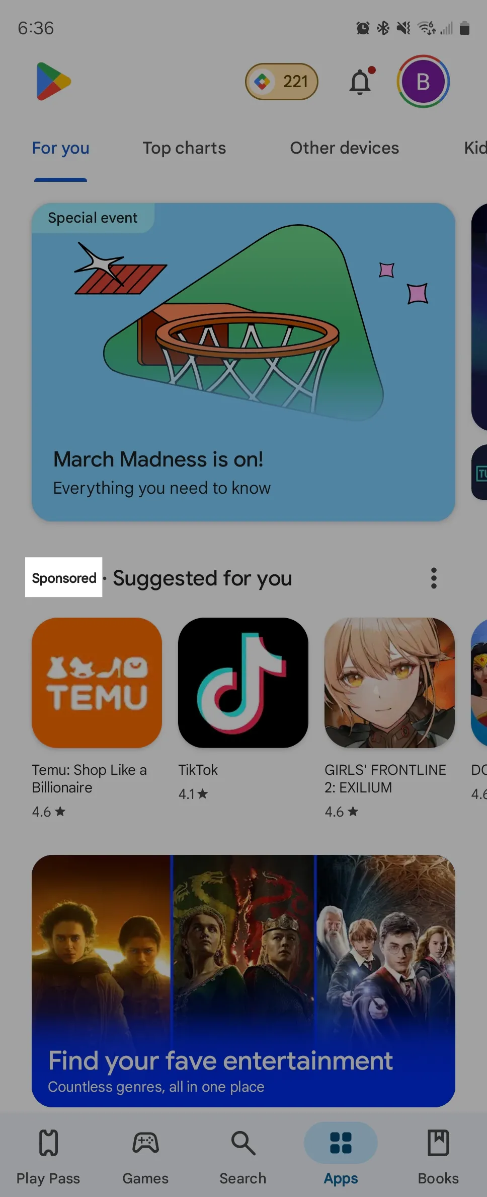 Hình ảnh các trò chơi được tài trợ sắp xếp dạng lưới trên Google Play Store