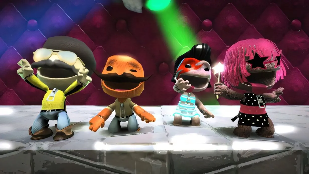 LittleBigPlanet: Gameplay với nhiều nhân vật Sackboy tương tác trong một cấp độ