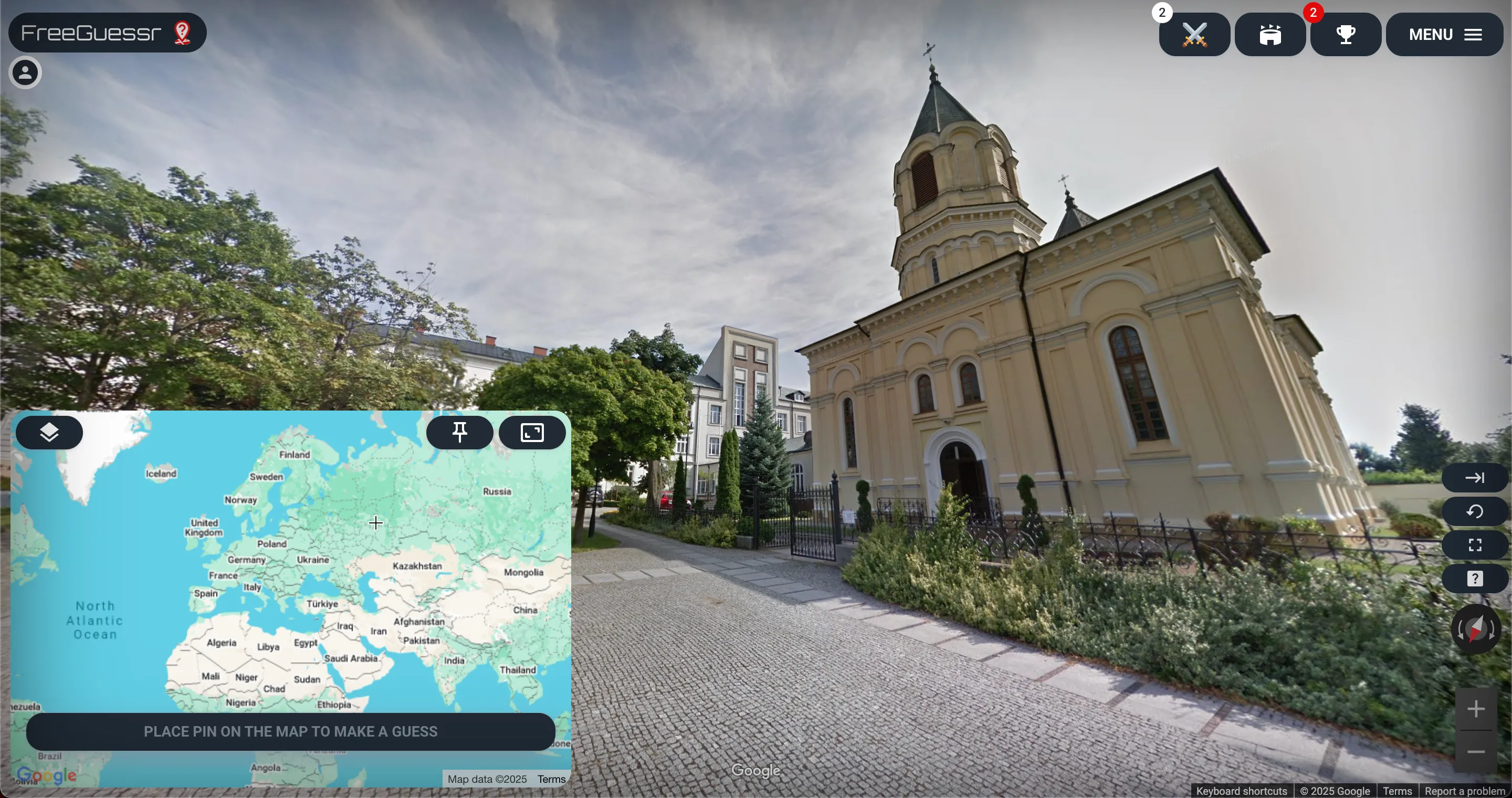Màn hình game FreeGuessr hiển thị chế độ Street View từ Google Maps và bản đồ thế giới, minh họa trò chơi đoán địa điểm miễn phí trên trình duyệt.