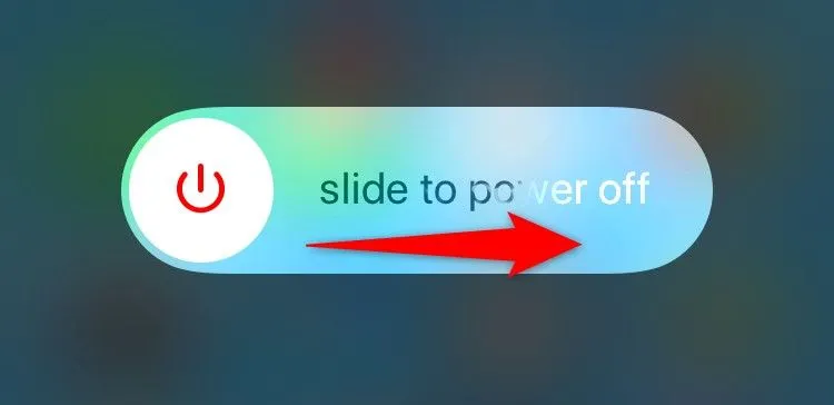 Màn hình tắt nguồn iPhone với thanh trượt &quot;Trượt để tắt nguồn&quot;
