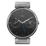 Moto 360 đời đầu bằng kim loại, chiếc smartwatch đã gắn bó với tác giả từ năm 2015.