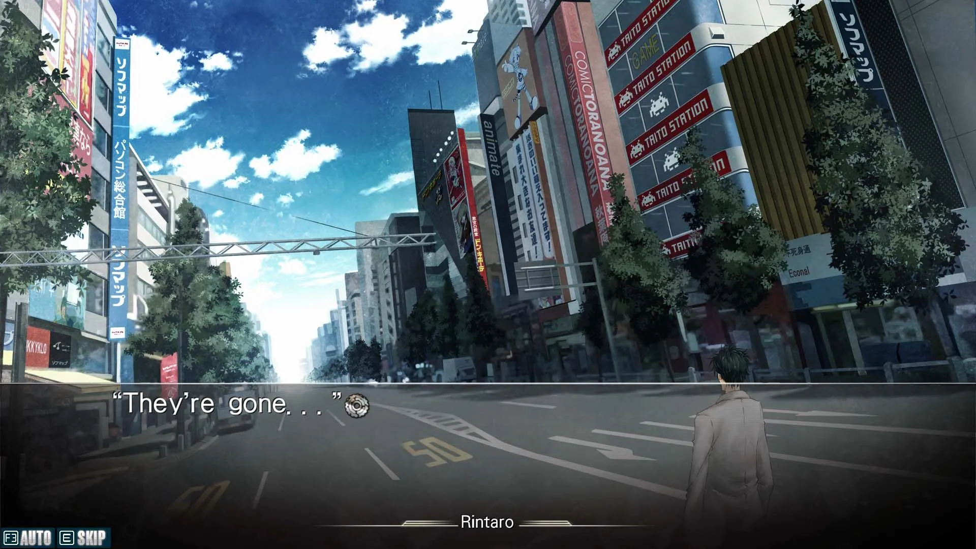 Okabe Rintaro, nhân vật chính của Steins;Gate, đứng cô độc trên con phố vắng tại Tokyo, thể hiện cảm xúc sâu lắng của game visual novel khoa học viễn tưởng.