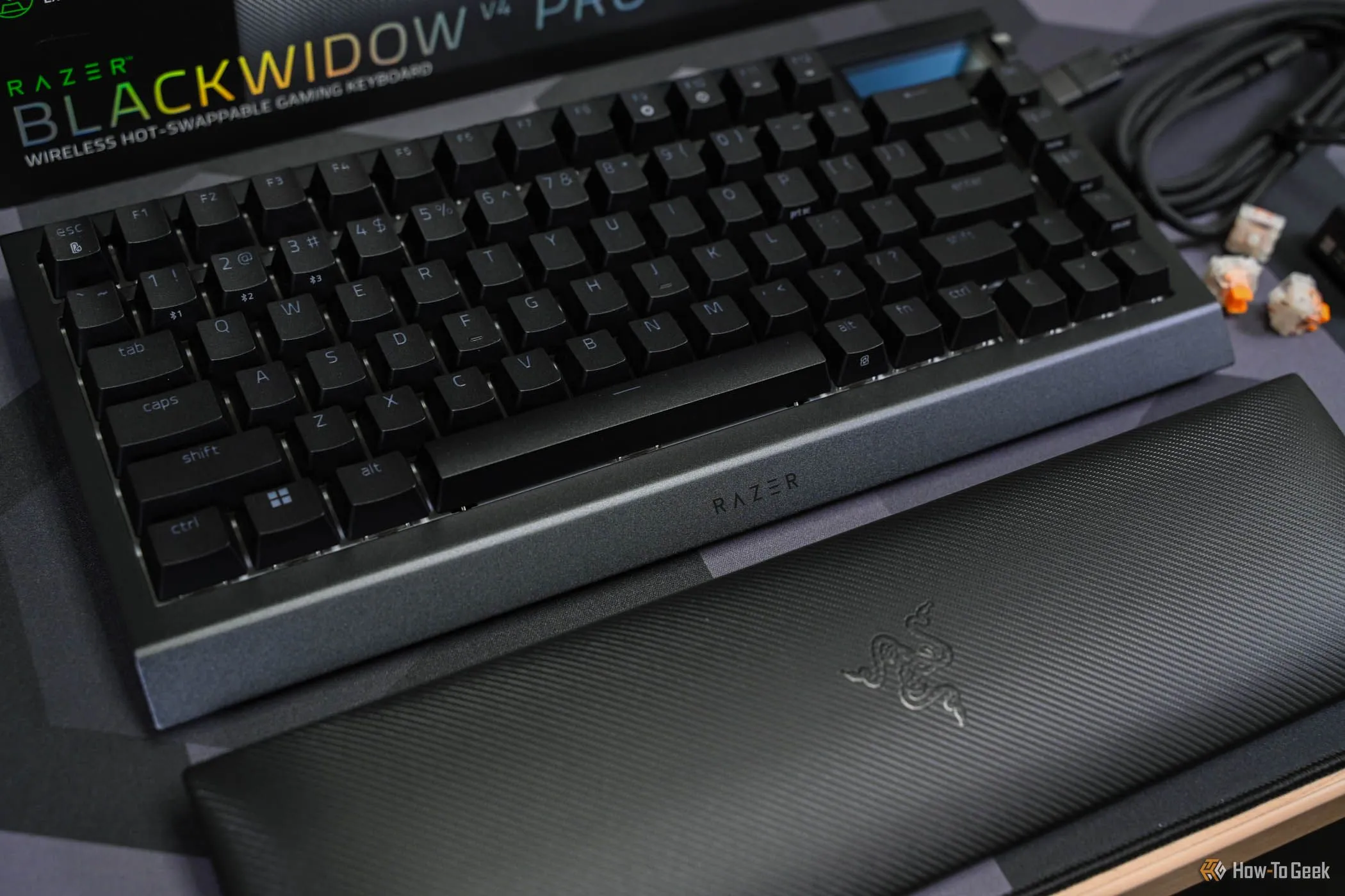 Phần kê cổ tay dưới bàn phím Razer BlackWidow V4 Pro 75%