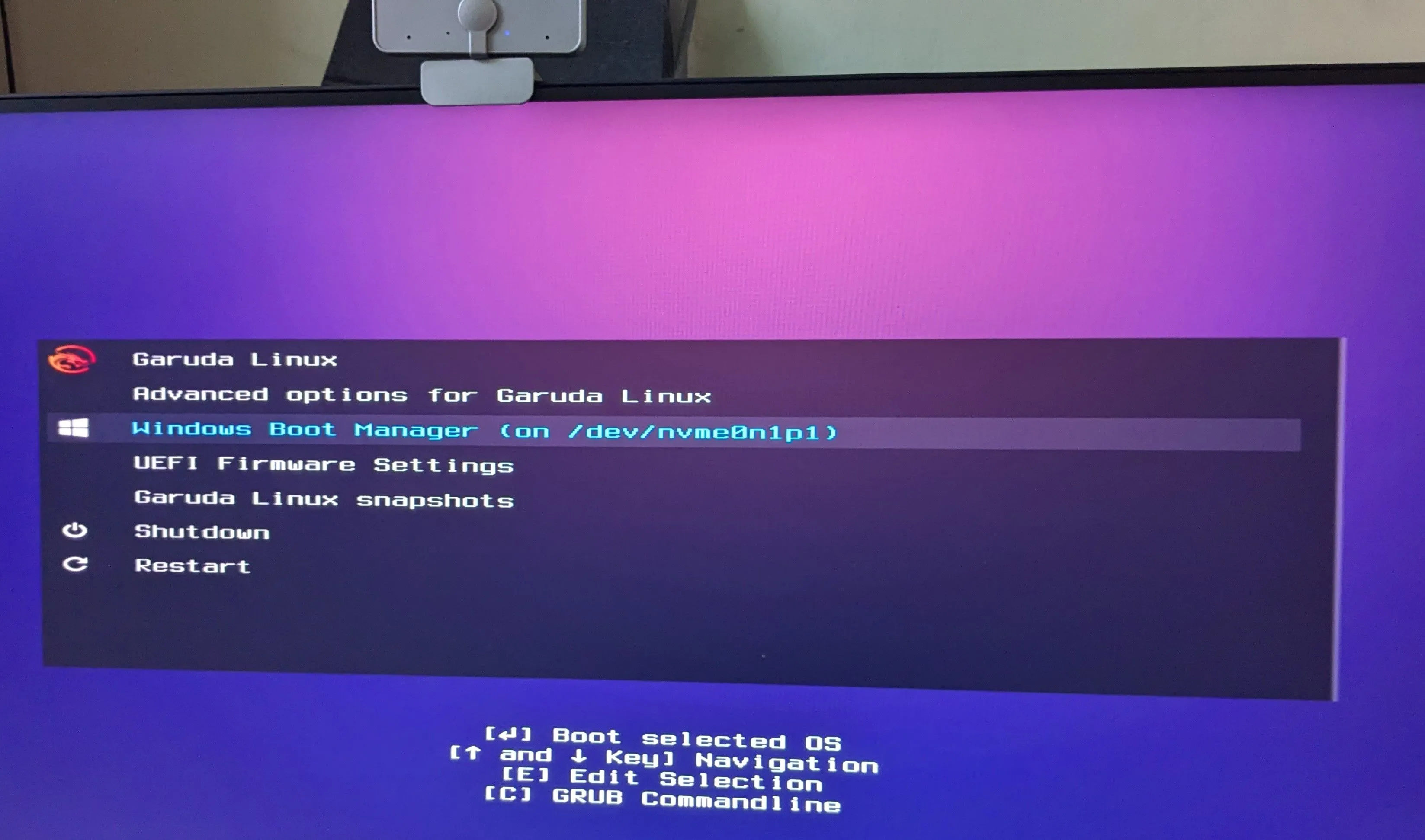 Thiết lập Dual-Boot (khởi động kép) giữa hệ điều hành Linux và Windows, một giải pháp thay thế cho máy ảo.